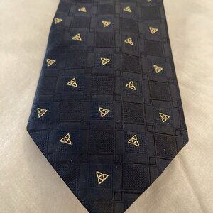 Patrick Francis‎ Silk Irish Tie Blue Gold Red accent design. Very nice.